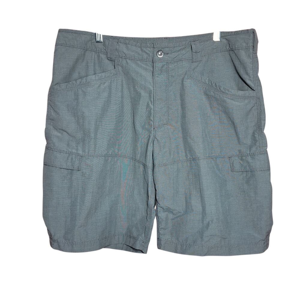 The North Face Men's 38 Gray Nylon cargo shorts hiking outdoors athletic comfort
